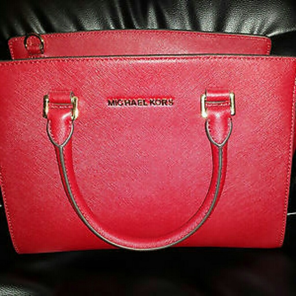 Michael Kors Selma Medium bag Cherry NWT💕 perfect!!! - Picture 1 of 2